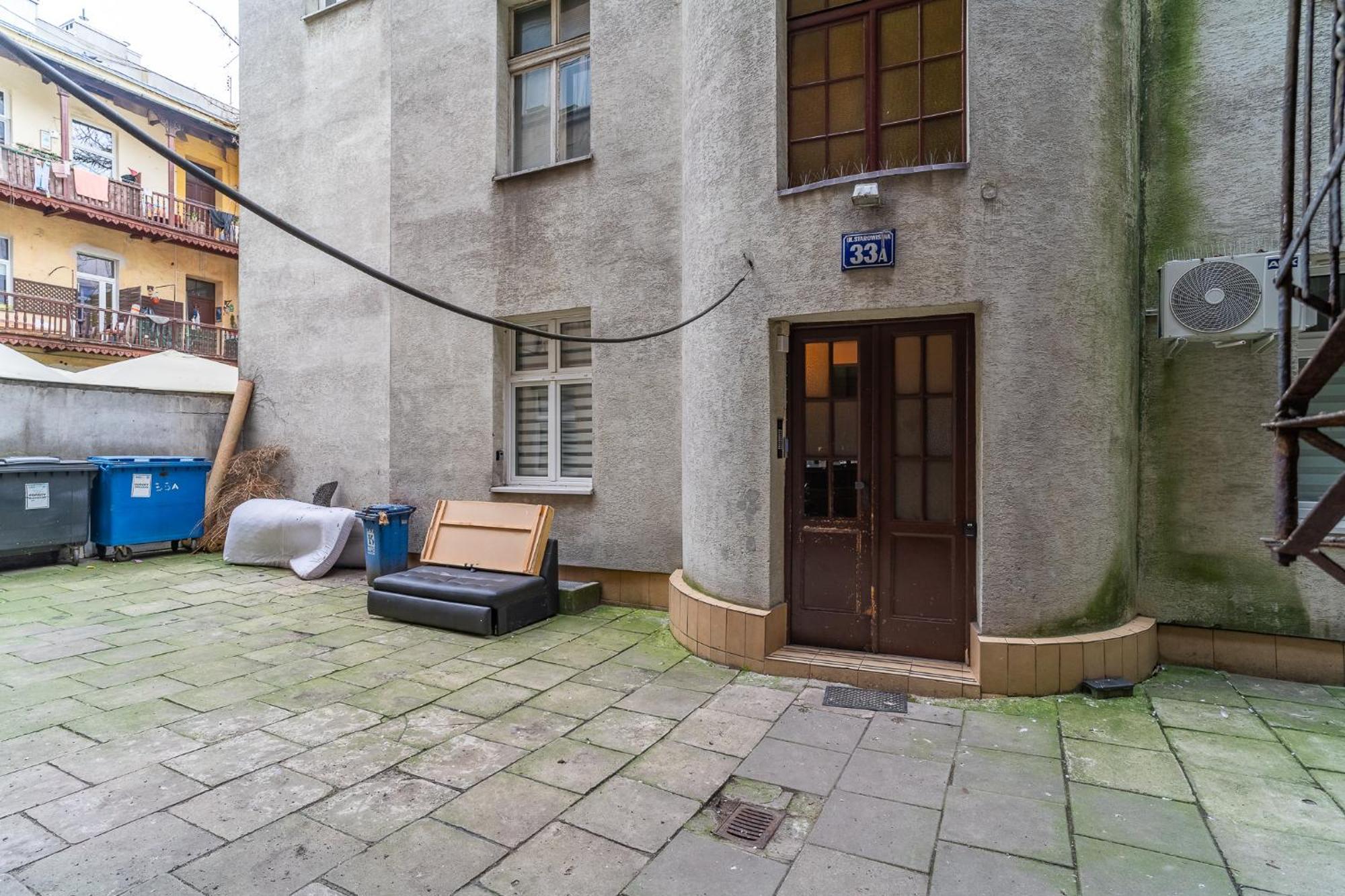 Starowislna - Balcony, Top Location, Tram & Train Nearby - By Rentujemy Apartment *