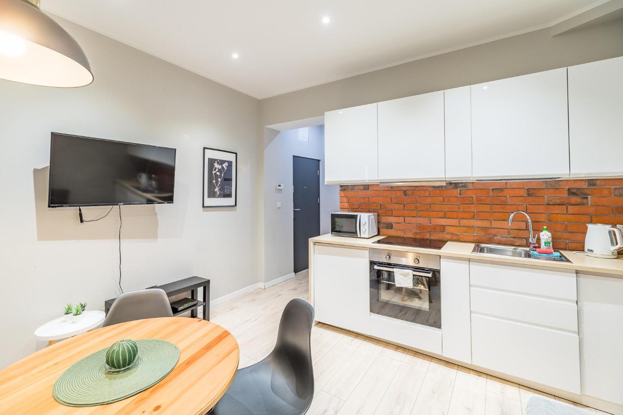 Starowislna - Balcony, Top Location, Tram & Train Nearby - By Rentujemy Apartment Krakau